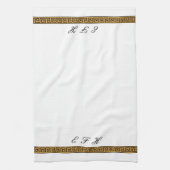 griechischer Schlüssel und Monogramm Geschirrtuch (Vertikal)