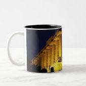 Griechischer Tempel nachts mit Gelbs und Orangen Zweifarbige Tasse (Links)