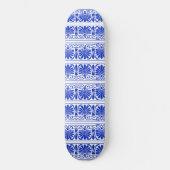 Griechisches Mittelmeer Arabeske Muster Blau Skateboard (Vorderseite)