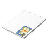 Griesiger Gelber Garten auf blauem Hintergrund Notizblock (Rotiert)