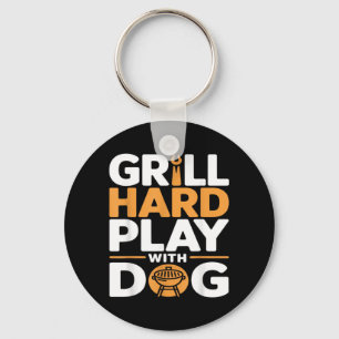 Grill Hard Spiel Mit Hund Hinterhof Bbq Liebhaber Schlüsselanhänger