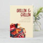 Grillin und Chilling Summer Backyard GRILLEN Einladung (Stehend Vorderseite)