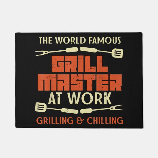 Grillmeister bei der Arbeit Grillabkühlung Funny G Fußmatte (Vorderseite)
