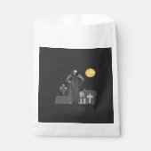 Grimischer Sensenmann Graveyard Geschenktütchen (Vorderseite)