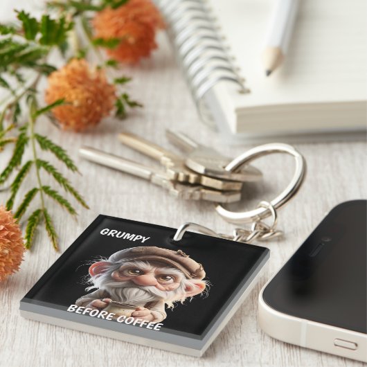 grimmig vor Kaffee Whimsikum Schlüsselanhänger (Vorderseite rechts)