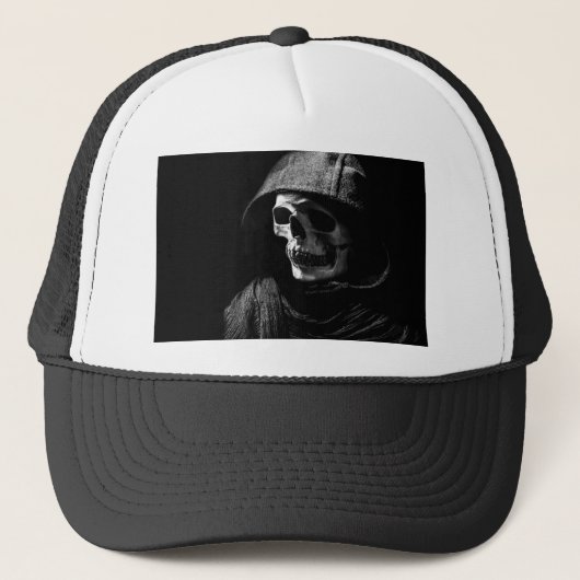 Grimmiger Sensenmann Skull Truckerkappe (Vorderseite)