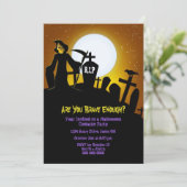 Grimmiges Sensenmann Beängstigendes Halloween-Part Einladung (Stehend Vorderseite)