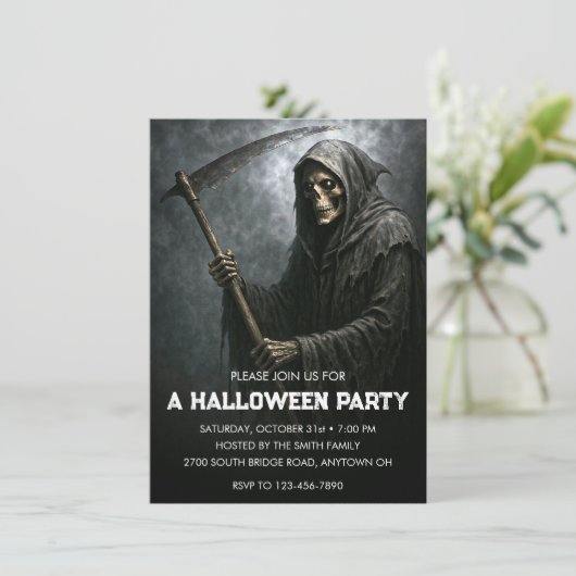 Grimmiges Sensenmann Halloween-Party Einladung (Stehend Vorderseite)