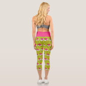 Grinch in Pink Santa Hat Capri Leggings (Rückseite)