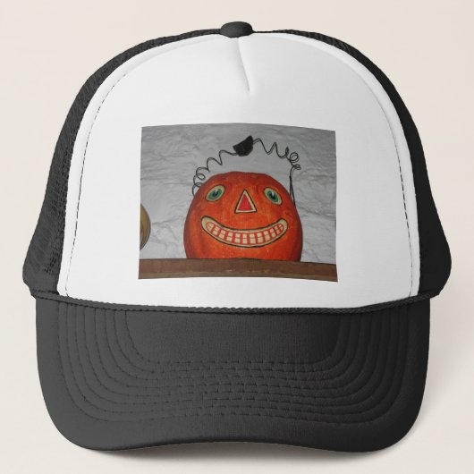 Grinning Pumpkin Truckerkappe (Vorderseite)