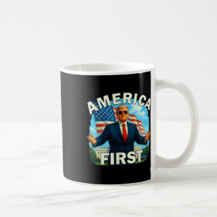 Gritty Bold Retro Politisches Slogan America First Kaffeetasse
