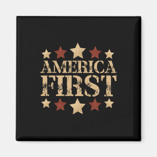 Gritty Bold Retro Politisches Slogan America First Magnet