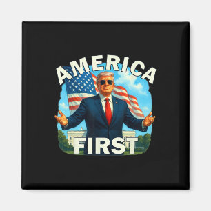 Gritty Bold Retro Politisches Slogan America First Magnet