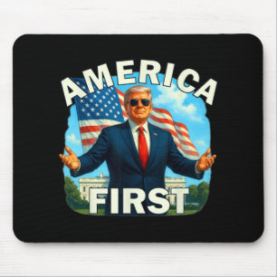 Gritty Bold Retro Politisches Slogan America First Mousepad