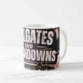 Gritty Tailgates und Touchdowns Retro-Sportbecher Kaffeetasse (VorderseiteRechts)