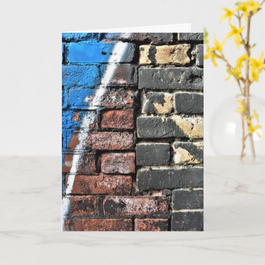 Gritty Two Tone Graffiti Art Brick Wall Karte (Gelbe Blume)