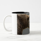 Grizzle Bär trifft Waschbären Zweifarbige Tasse (Links)