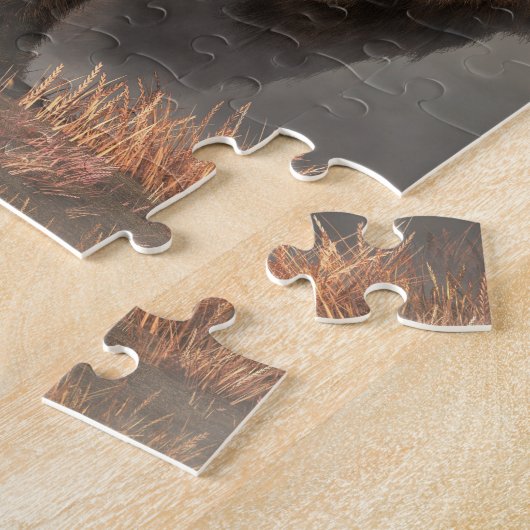 Grizzly Bär, der aus dem Nebel hervorgeht Puzzle (Seite)