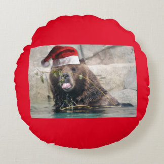 Grizzly Bär mit einem Weihnachtshut Rundes Kissen