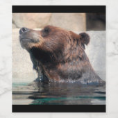 Grizzly Bären spielen im Wasser Weinetikett (Einzelnes Label)