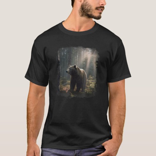 Grizzly bear portrait forest sun light beam trees  T-Shirt (Vorderseite)