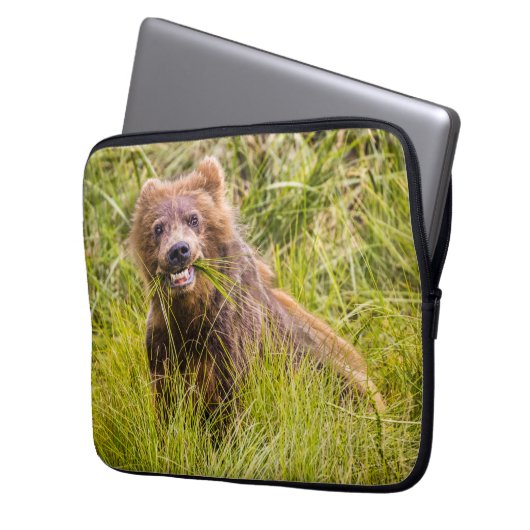 Grizzly cuzing, Alaska Laptopschutzhülle (Vorderseite Links)