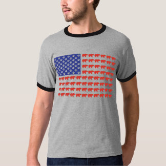 Grizzlybär in einer US-Flagge T-Shirt