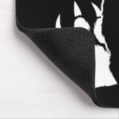 Grizzlybär und Fußspuren Graphic Design Mousepad (Ecke)