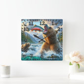 Grizzlybären mit Forellenlachs Quadratische Wanduhr (Zuhause)