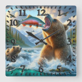 Grizzlybären mit Forellenlachs Quadratische Wanduhr (Vorderseite)
