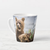 Grizzy Cubs suchen nach ihrer Mutter Milchtasse (Linke Ecke)