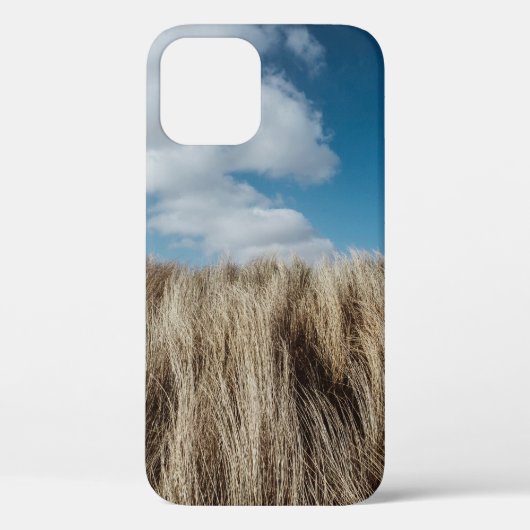 Grobgras unter Kumuluswolken Case-Mate iPhone Hülle (Rückseite)