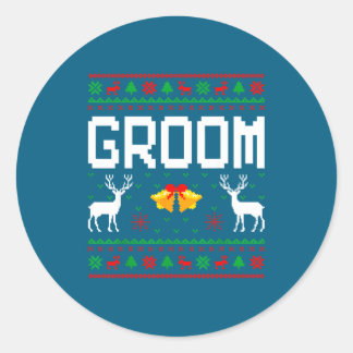 Groom bride married couple ugly christmas sweater  runder aufkleber