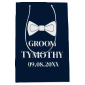 Groom Navy Blue Elegant Moderne Geschenke Hochzeit Mittlere Geschenktüte (Vorderseite)