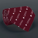 Groom - Repeating White Text on Burgundy Krawatte<br><div class="desc">This fun neck tie is the perfect accessory for the groom at your wedding. It features a simple yet elegant design with the word "Groom" written in a decorative all capital white font, and repeating in a diagonal pattern with diamond separators on a burgundy or maroon background. Perfect for adding...</div>