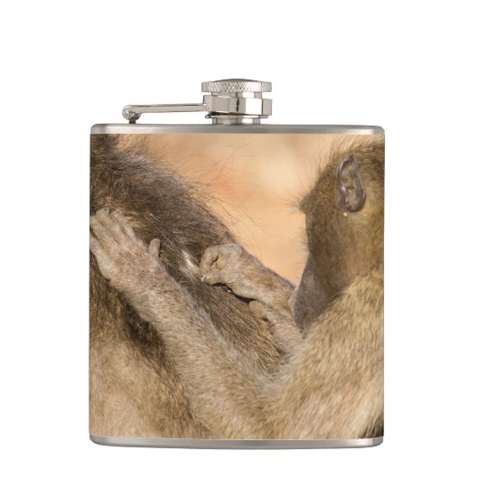 Grooming Baboons Flachmann (Vorderseite)