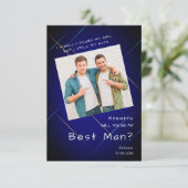 Groomsman Best Man Proposal on Dark Background Einladung (Stehend Vorderseite)