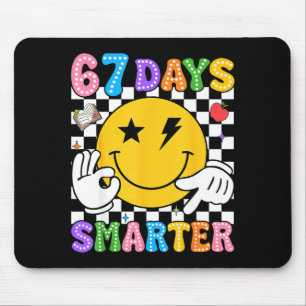 Grooviges 67. Schultags-Shirt 67 Tage klüger Te Mousepad
