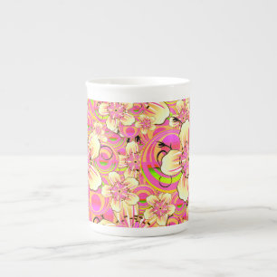 grooviges rosa Blumenmuster Porzellantasse
