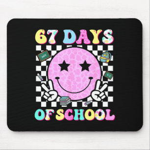 Groovy 67 Schultage Smiley Gesicht Lehrer Kinder W Mousepad