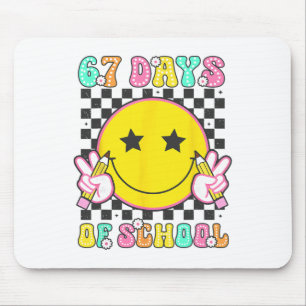 Groovy 67 Schultage Smiley Gesicht Lehrer Kinder W Mousepad