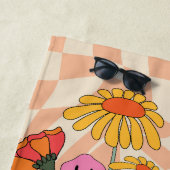 Groovy 70er Mushroom Blume Personalisiert Peach Strandtuch (Beispiel)