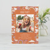 Groovy 70er Retro Hippie Peace Orange Grad Foto Einladung (Stehend Vorderseite)