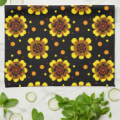 Groovy 70s Daisy Flower Power Pattern Geschirrtuch (Gefaltet)