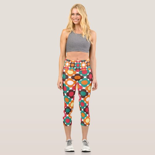 Groovy 70s Retro Flower Pattern | Bold Boho Floral Capri Leggings (Vorderseite)