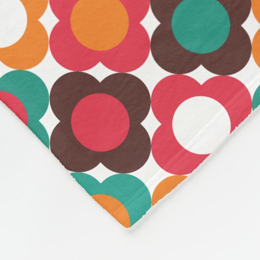 Groovy 70s Retro Flower Pattern | Bold Boho Floral Fleecedecke (Ecke)
