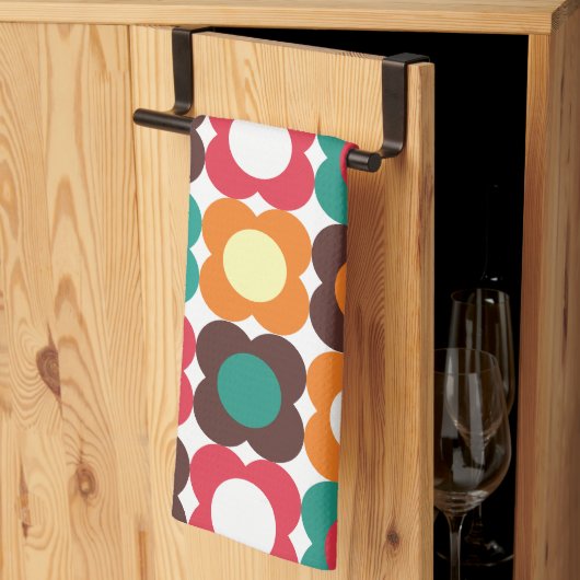 Groovy 70s Retro Flower Pattern | Bold Boho Floral Geschirrtuch (Drittel gefaltet)