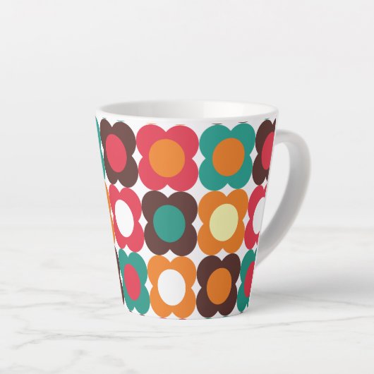 Groovy 70s Retro Flower Pattern | Bold Boho Floral Milchtasse (Rechte Ecke)