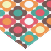 Groovy 70s Retro Flower Pattern | Bold Boho Floral Tischdecke (Schrägansicht)