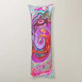 Groovy Abstrakt Retro Hot Pink und Blue Swirl Seitenschläferkissen (Rückseite (Vertikal))